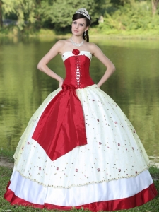 Flower Strapless White and Red Beaded Quinceanera Dress