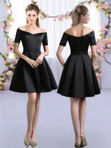 Best Selling Black A-line Ruching Dama Dress for Quinceanera Zipper Satin Short Sleeves Mini Length