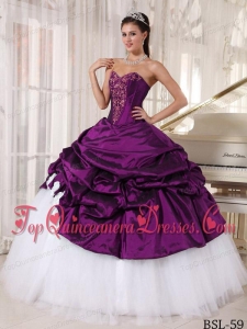 Sweetheart Floor-length Appliques Quinceanera Dress in Purple and White