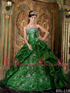Green Ball Gown Strapless Floor-length Taffeta Embroidery Vestidos de Quinceanera