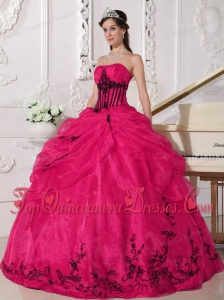 Puffy Red and Black Ball Gown Strapless Floor-length Organza Appliques Sweet 16 Gowns