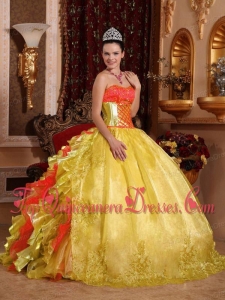 2014 Ball Gown Strapless Rufles Organza Embroidery Gold Unique Quinceanera Dresses