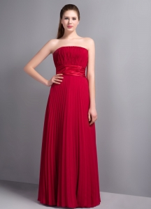 Red Strapless Floor-length Chiffon Pleat Dama Dress with Sash