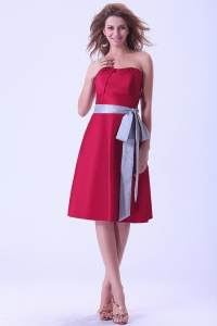 Wine Red Dama Dress with Sash Knee-length Strapless Taffeta