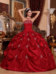 Quinceanera Dress Strapless Wine Red Ball Gown Appliques
