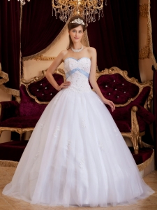 Sweetheart Appliques White Quinceanera Dress Tulle