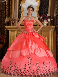 Sweetheart Watermelon Red Appliques Quinceanera Dress