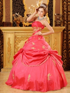 Red Quinceanera Dress Strapless Taffeta Beading Appliques