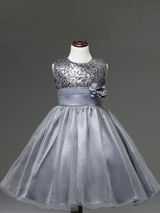 Exquisite Silver Tulle Zipper Scoop Sleeveless Knee Length Child Pageant Dress Sequins and Hand Made Flower