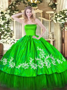 Fashionable Strapless Zipper Embroidery Sweet 16 Dresses Sleeveless