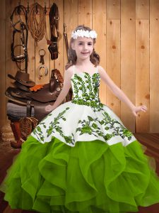 Sleeveless Embroidery and Ruffles Lace Up Child Pageant Dress