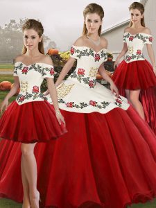 Off The Shoulder Sleeveless 15 Quinceanera Dress Floor Length Embroidery White And Red Organza
