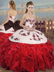 Sweetheart Sleeveless Quinceanera Gowns Floor Length Embroidery and Ruffles and Bowknot White And Red Organza