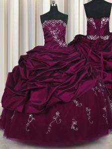 Free and Easy Sleeveless Taffeta Floor Length Lace Up 15th Birthday Dress in Purple for with Beading and Appliques and Pick Ups